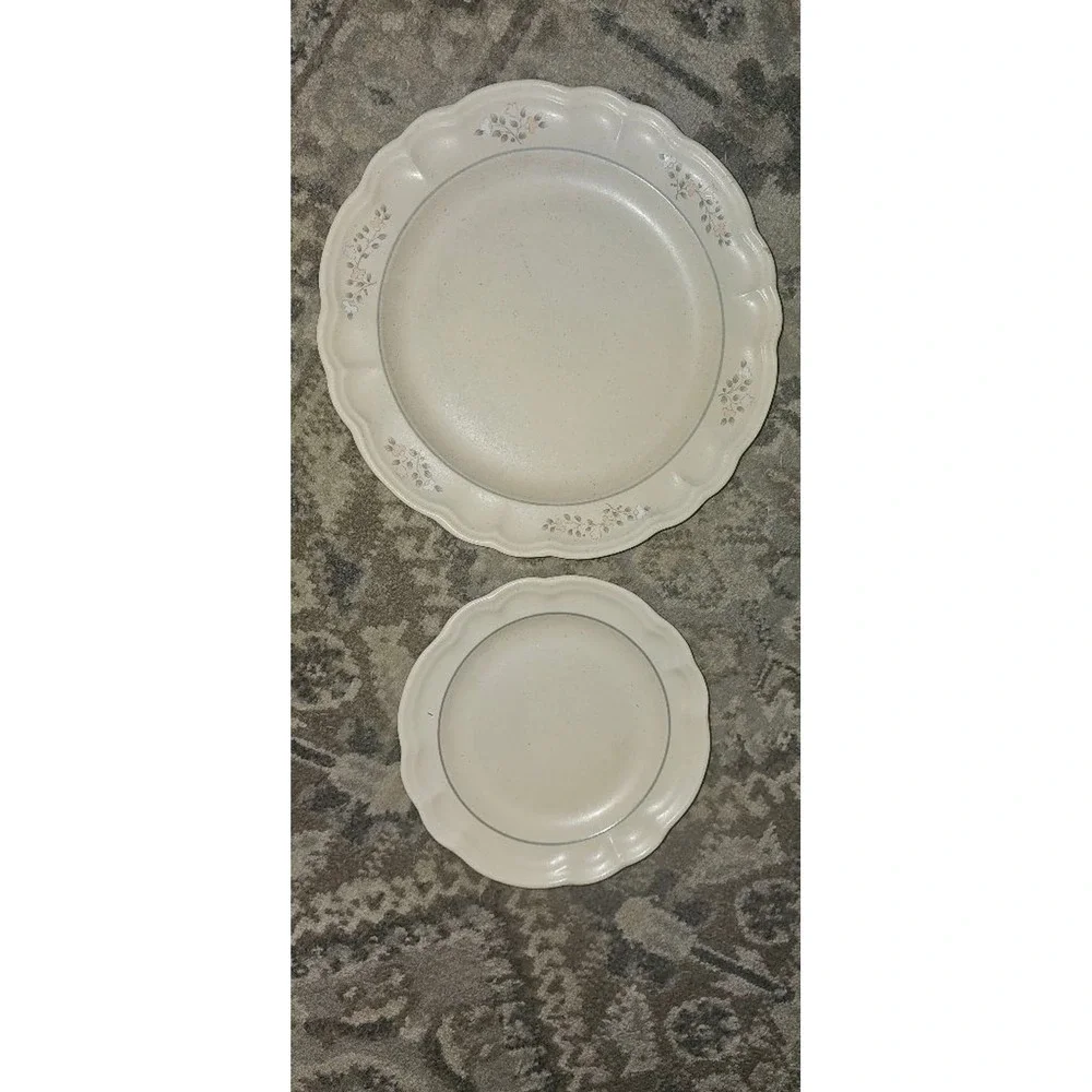 Vintage Pfaltzgraff Dinnerware. Heirloom Pink Floral scalloped edges set of 4